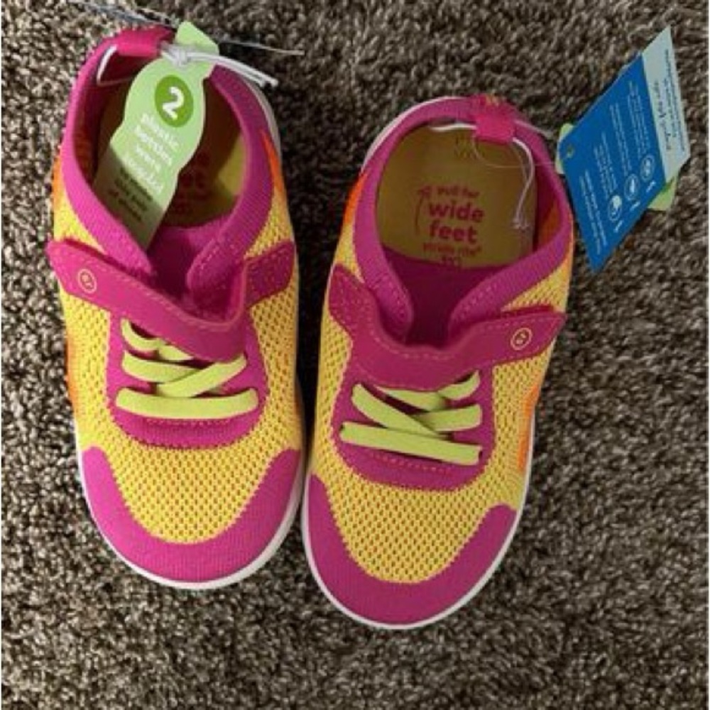 Stride Rite Girls Aseel Sneaker Size 8